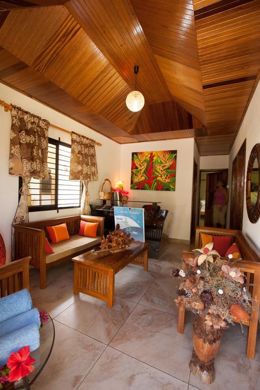 Etoile Labrine Guest House La Digue Exterior photo