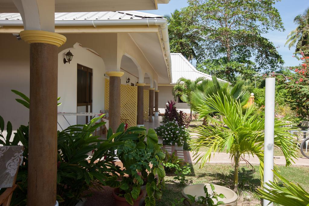 Etoile Labrine Guest House La Digue Exterior photo