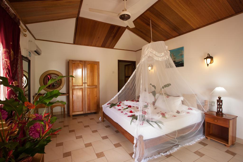 Etoile Labrine Guest House La Digue Exterior photo