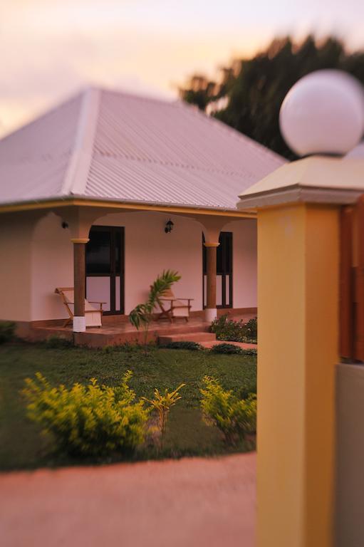 Etoile Labrine Guest House La Digue Exterior photo